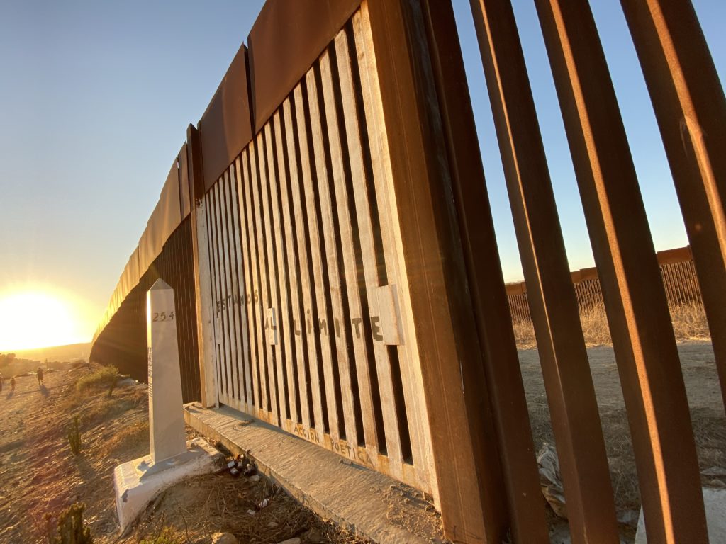 Image of Mexico / U.S. border wall